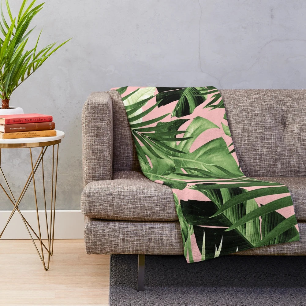 Tropical jungle leaves patterned plush blanket