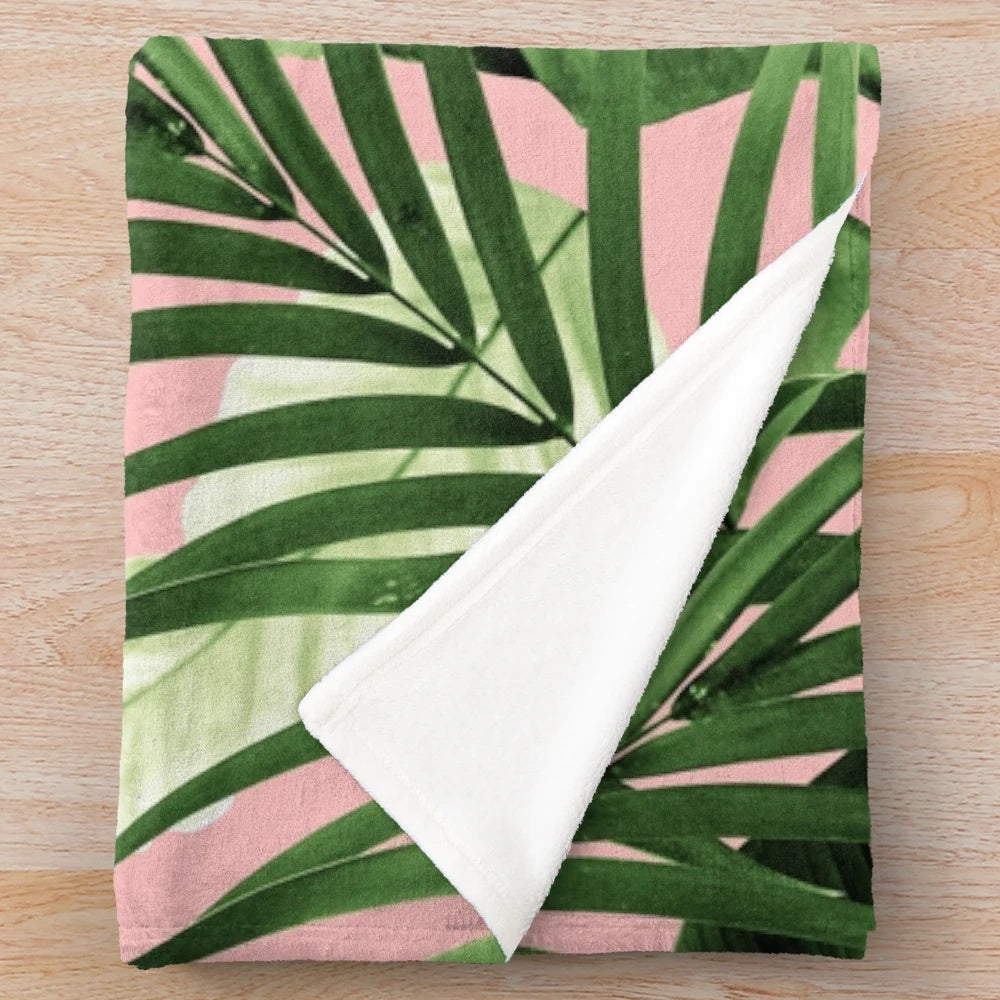 Tropical jungle leaves patterned plush blanket