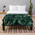 Tropical jungle leaves pattern plush blanket