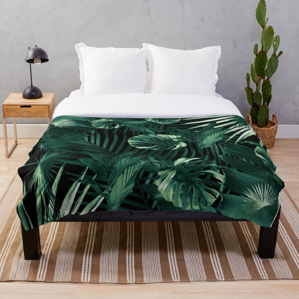 Tropical jungle leaves pattern plush blanket