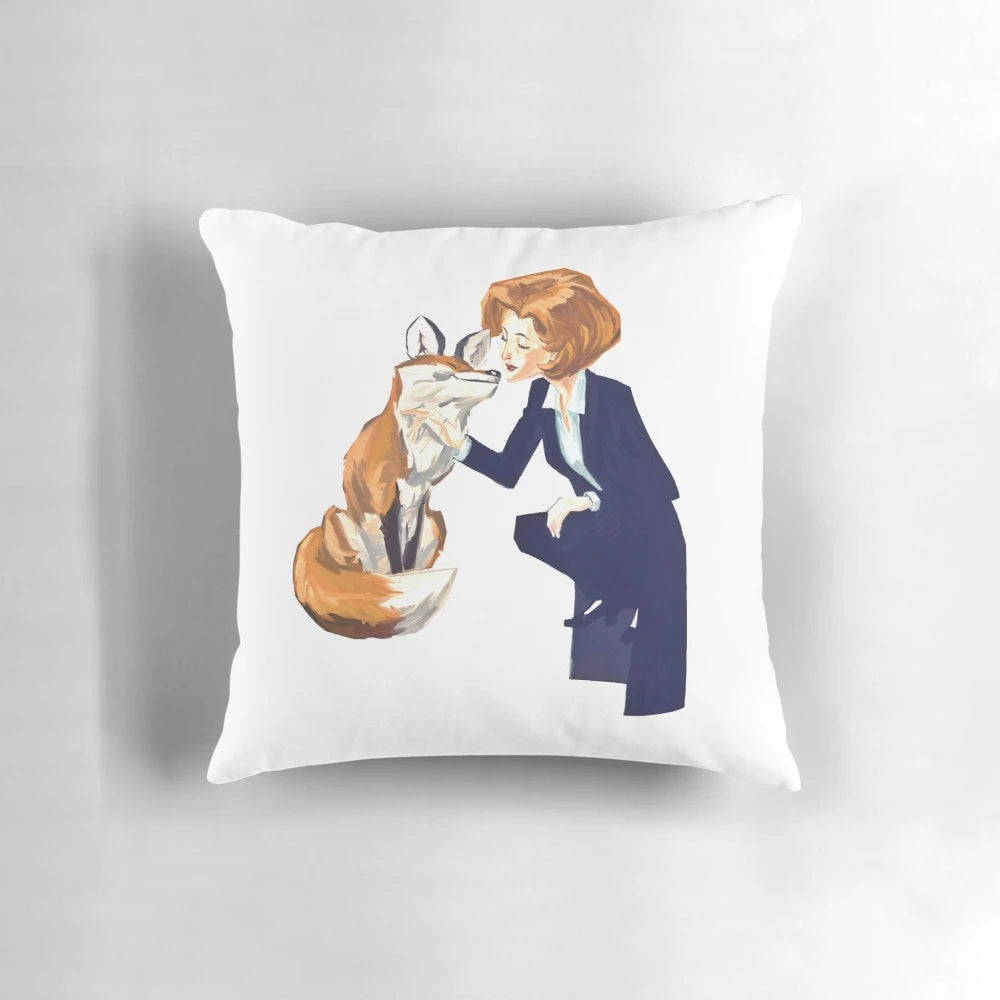 X-Files inspired pillow featuring Fox Mulder and Dana Scully