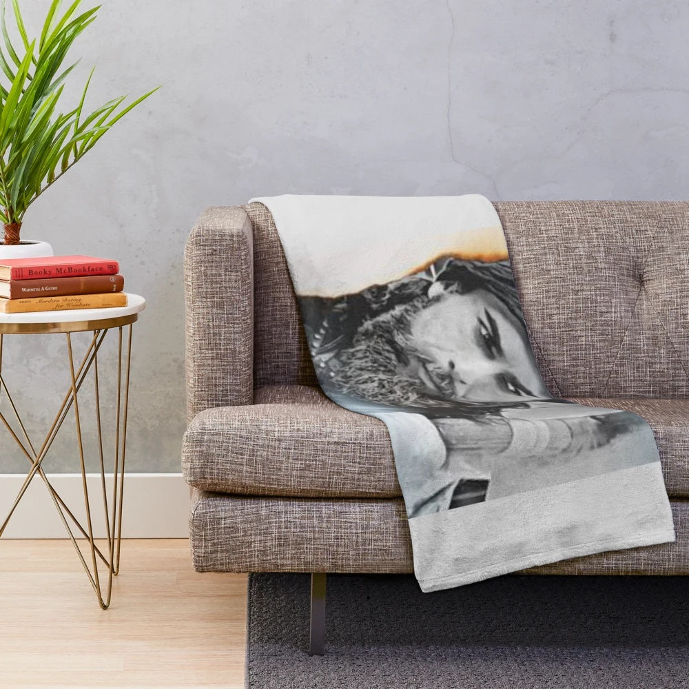 Turgut-inspired plush blanket with Ottoman Empire and Ertugrul Gazi design