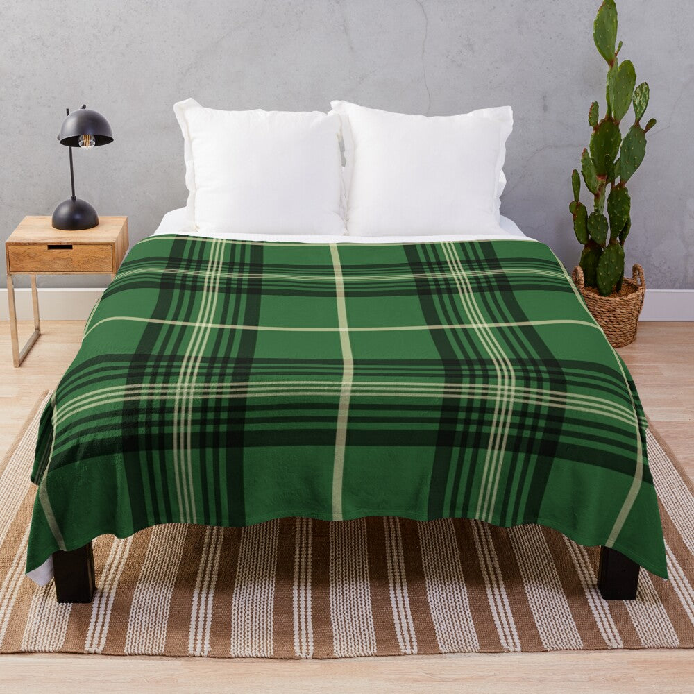 Scottish tartan pattern plush blanket