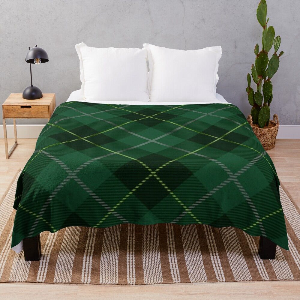 Green and red plaid tartan pattern plush blanket