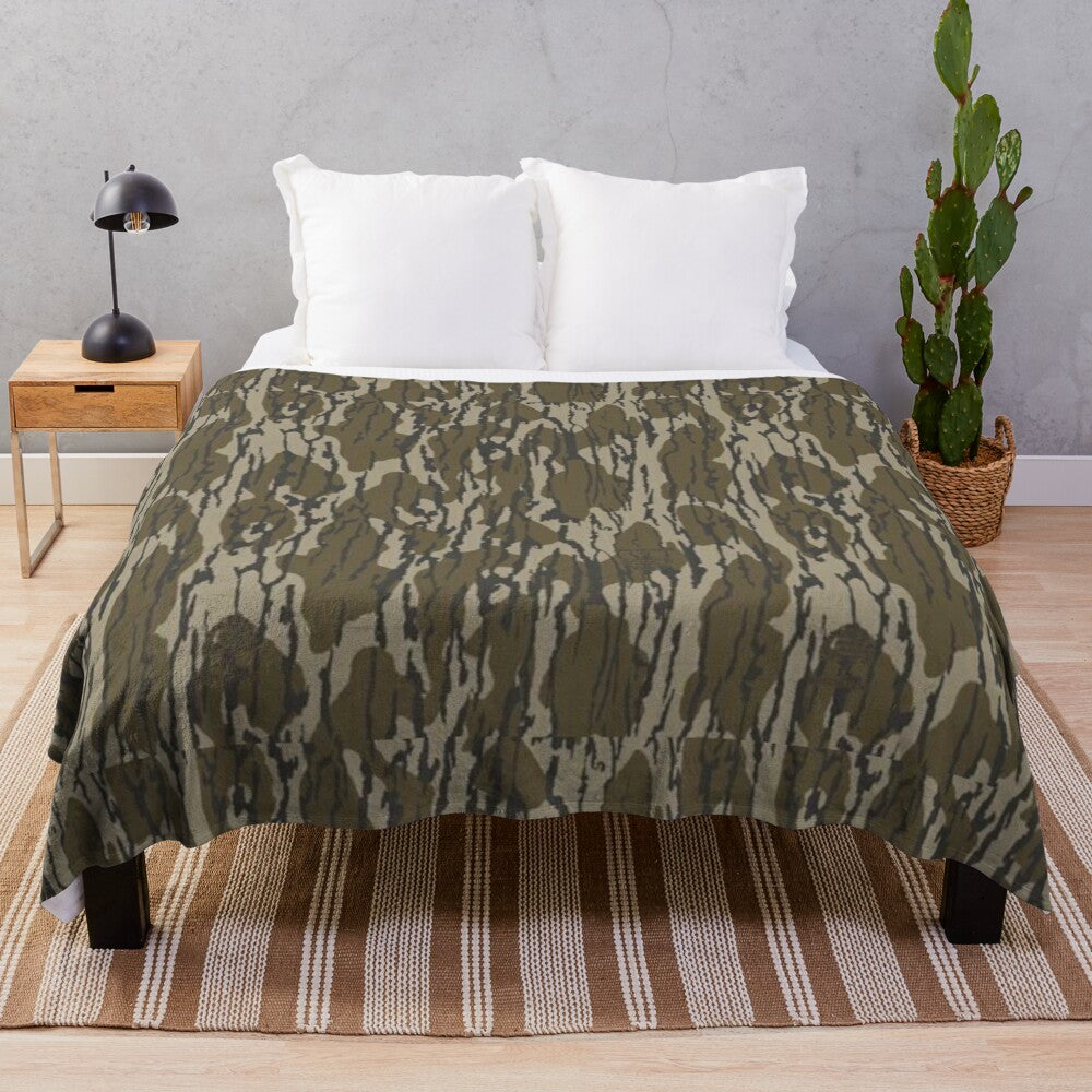 Mossy Oak Bottomlands Camo Plush Blanket