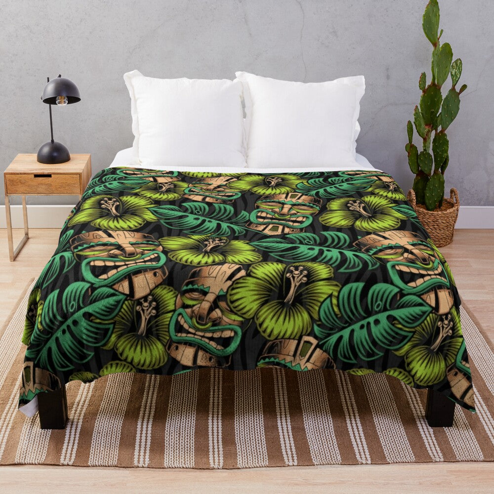 Tiki-inspired seamless pattern plush blanket