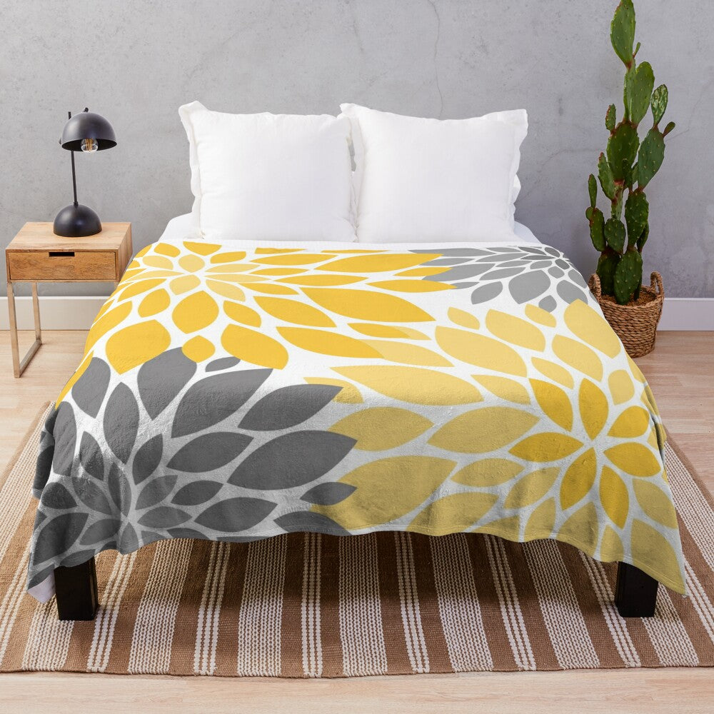 Yellow and gray dahlia floral pattern plush blanket