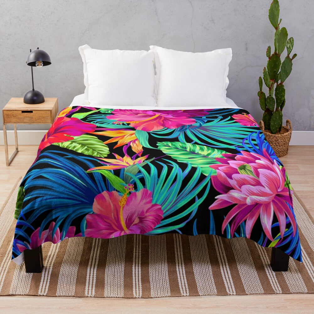 Tropical hibiscus pattern plush blanket