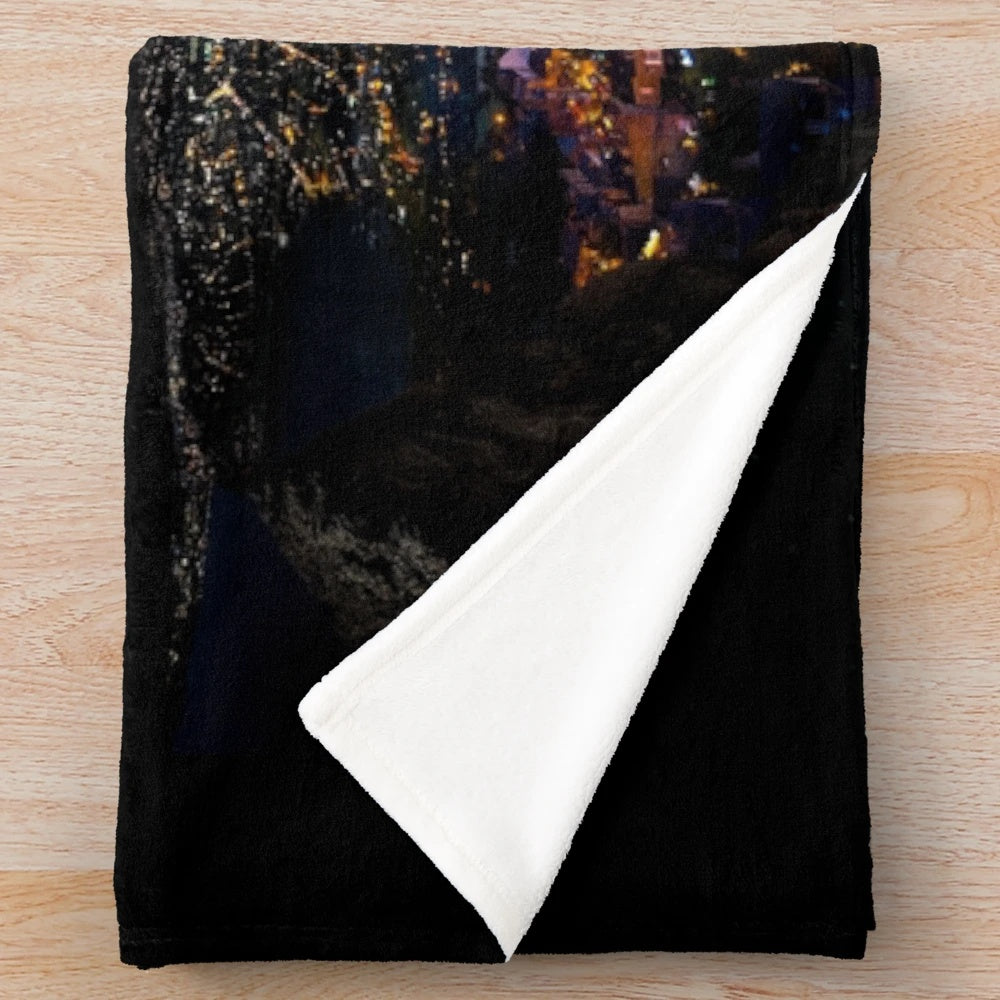 Velaris-inspired plush blanket featuring the City of Starlight and the Court of Dreams from A Court of Thorns and Roses