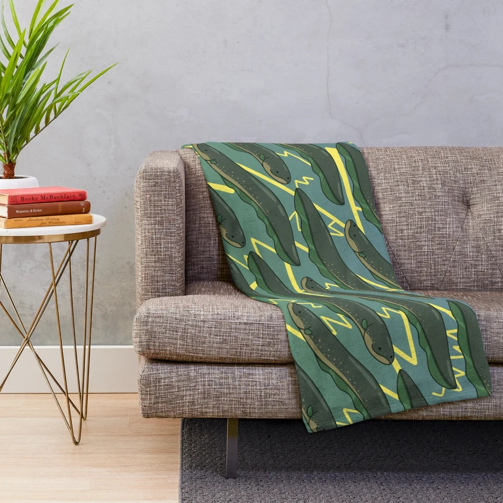 Electric eel pattern plush blanket for cozy home decor
