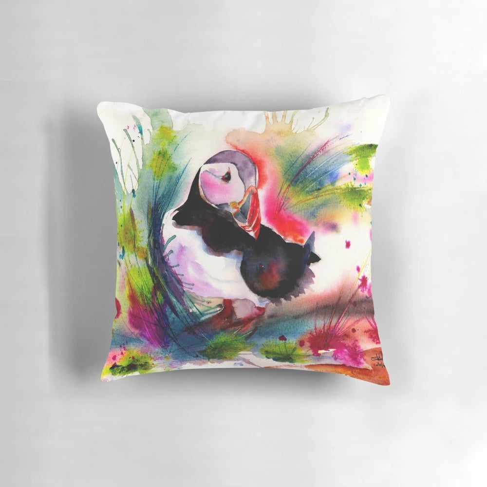 A beautiful watercolor painting of an Atlantic puffin, a colorful seabird found in the North Pacific Ocean.