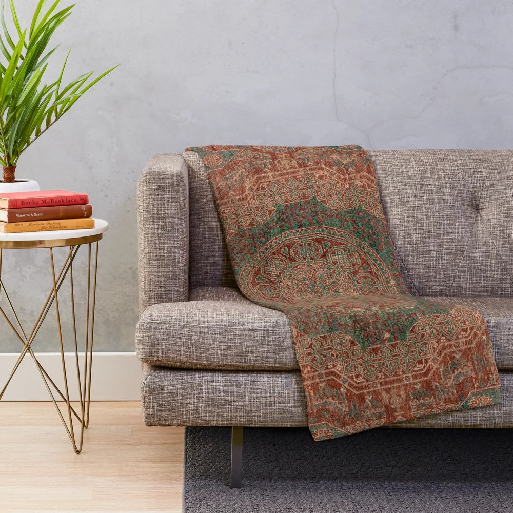 Vintage-inspired bohemian medallion pattern plush blanket