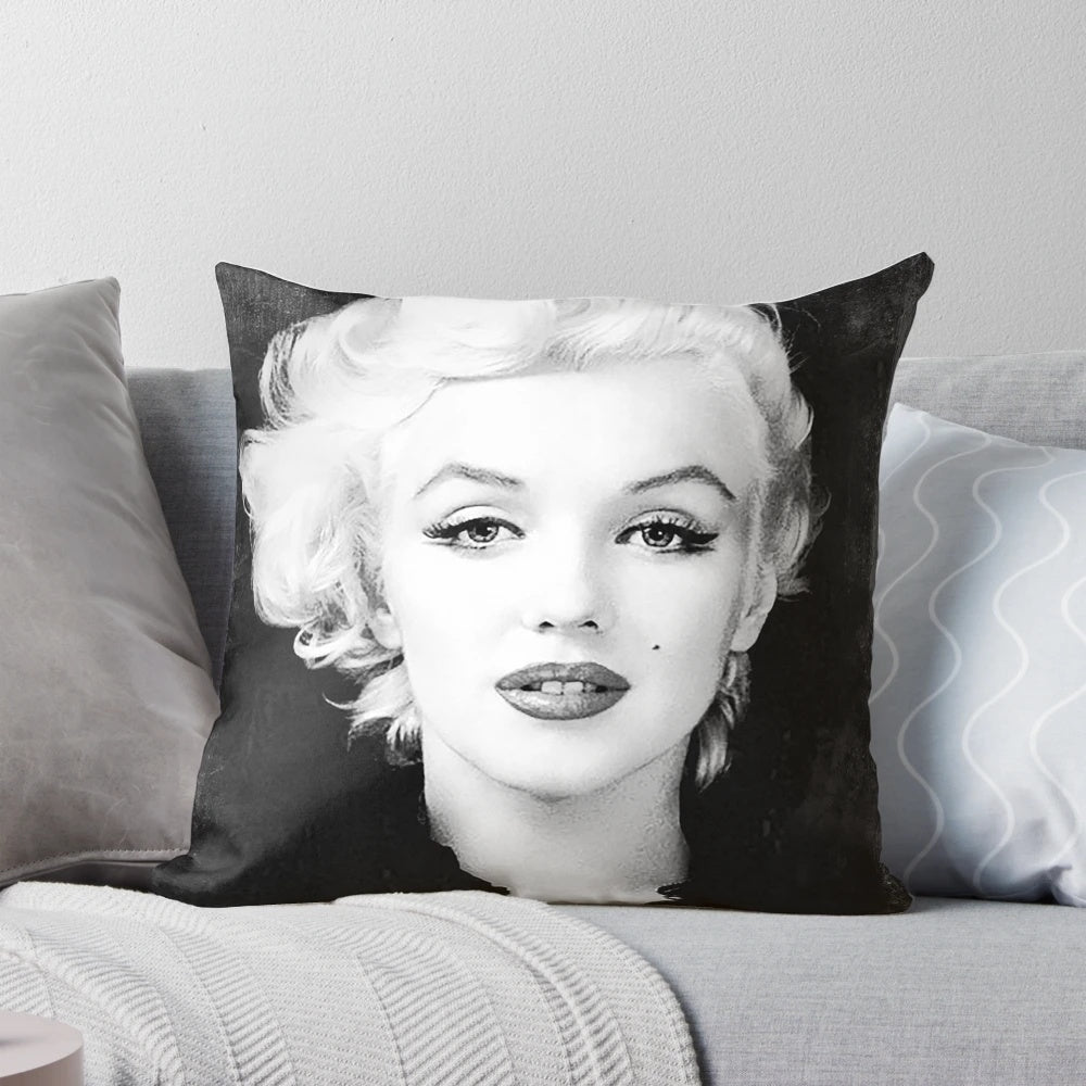 Vintage black and white portrait of Marilyn Monroe