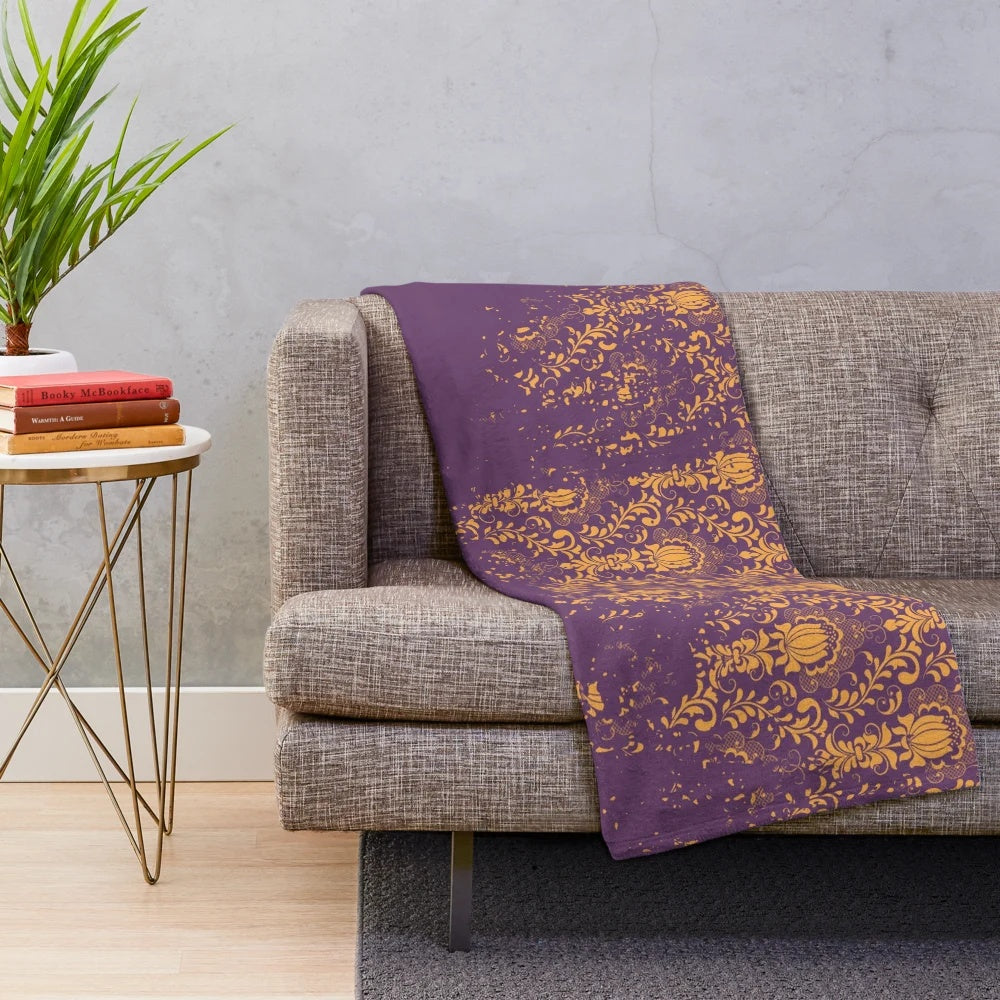 Vintage patterned plush blanket with grunge effect