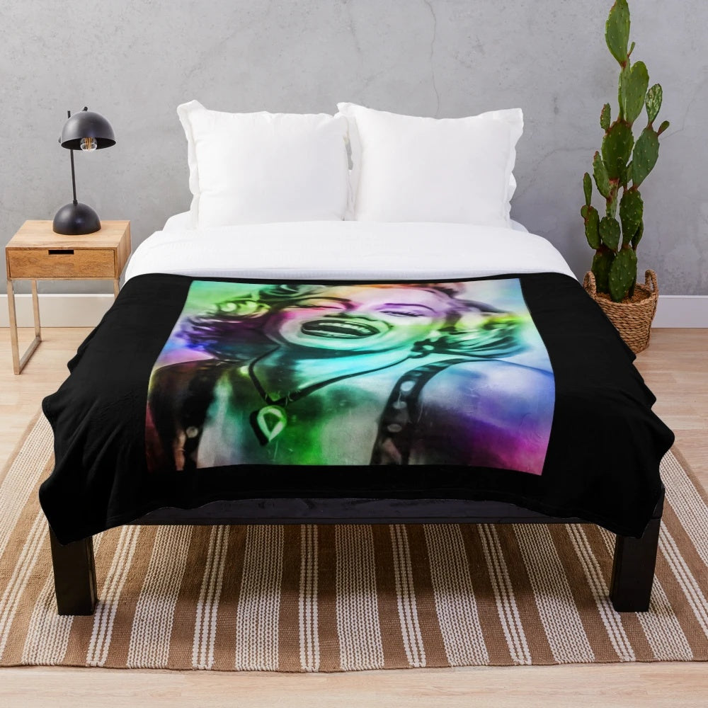 Cozy Marilyn Monroe plush blanket with vintage Hollywood cinema design