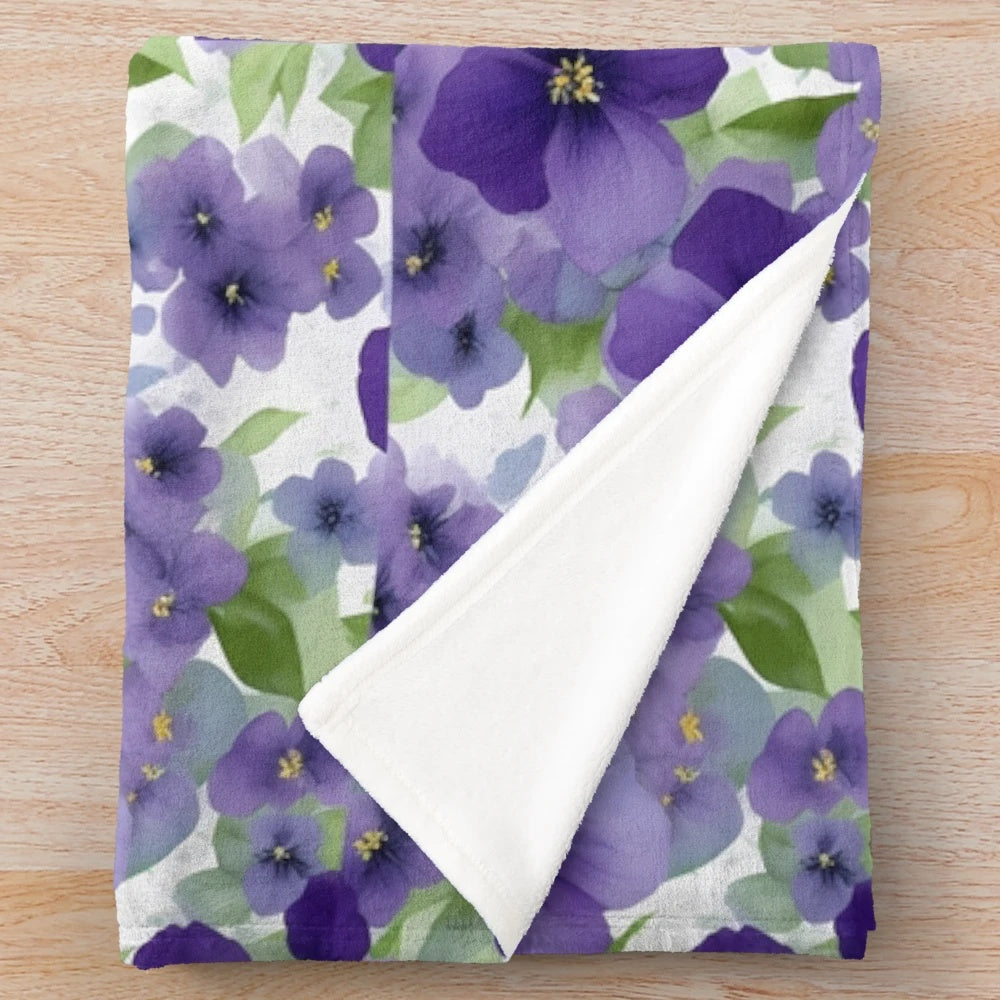 Plush blanket with vintage violets flower pattern design